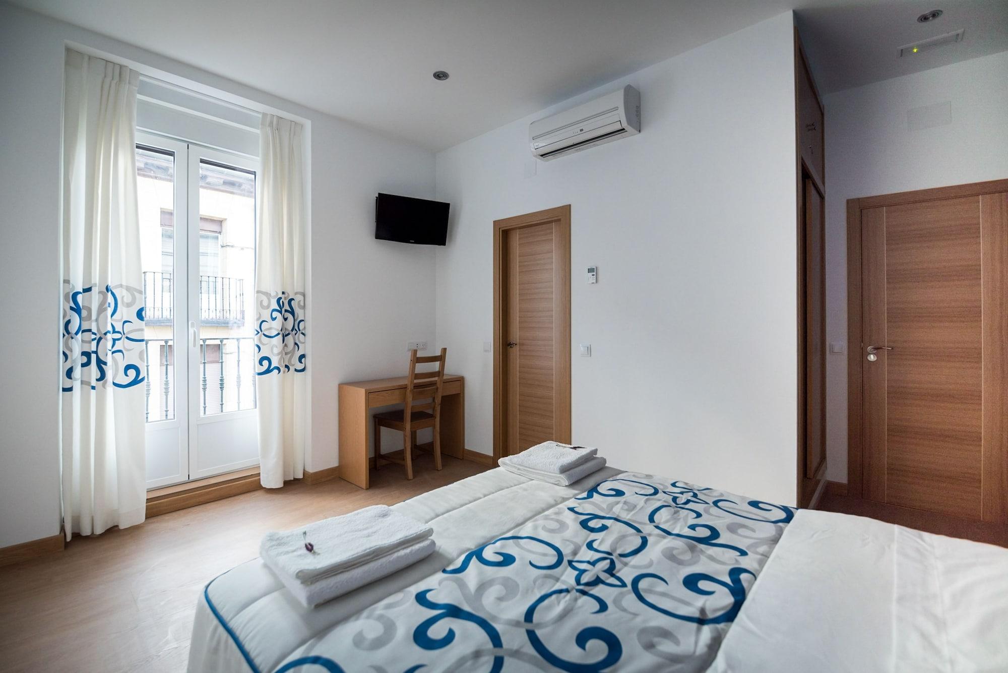 Hostal Carracedo Hotel Мадрид Екстериор снимка