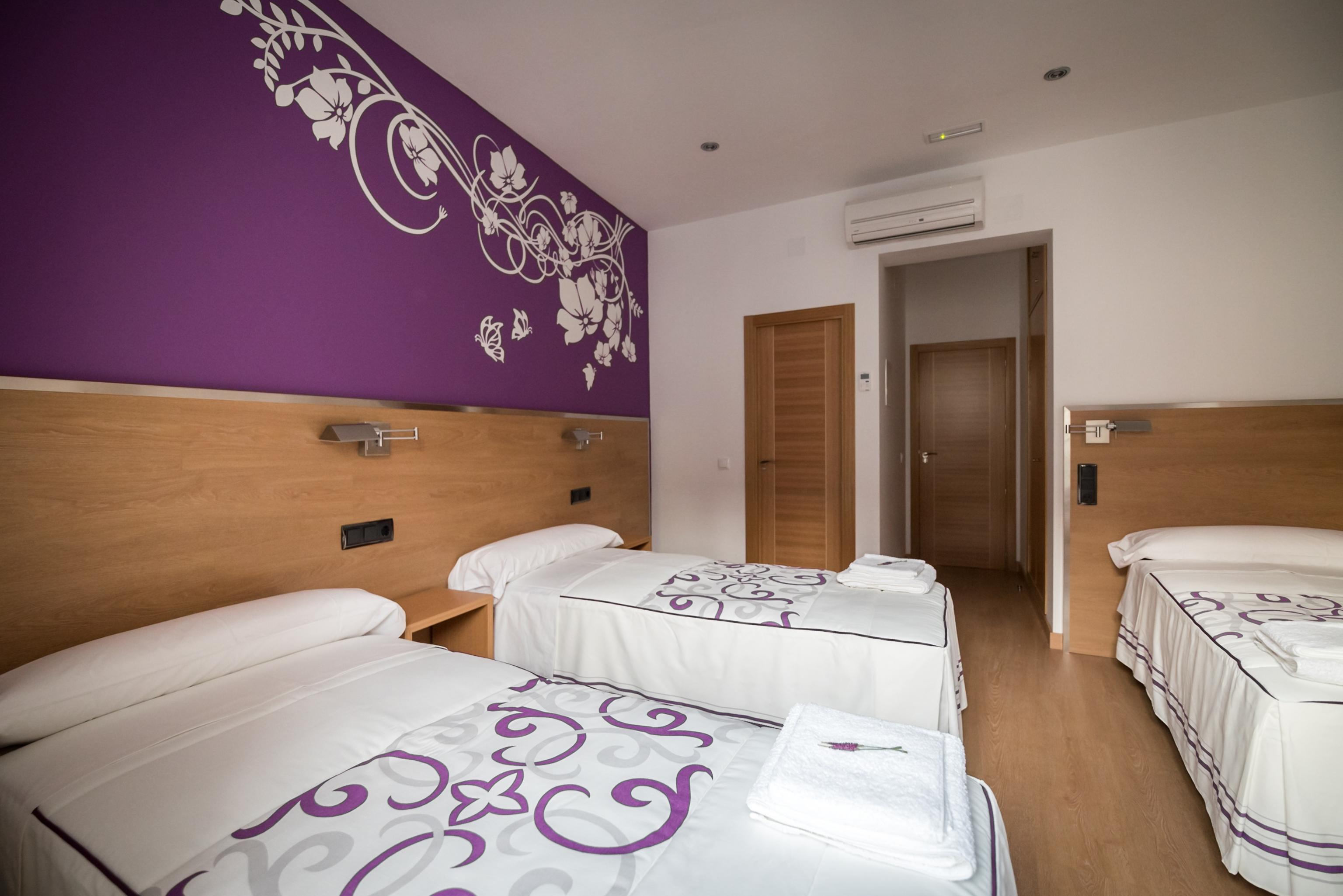 Hostal Carracedo Hotel Мадрид Екстериор снимка